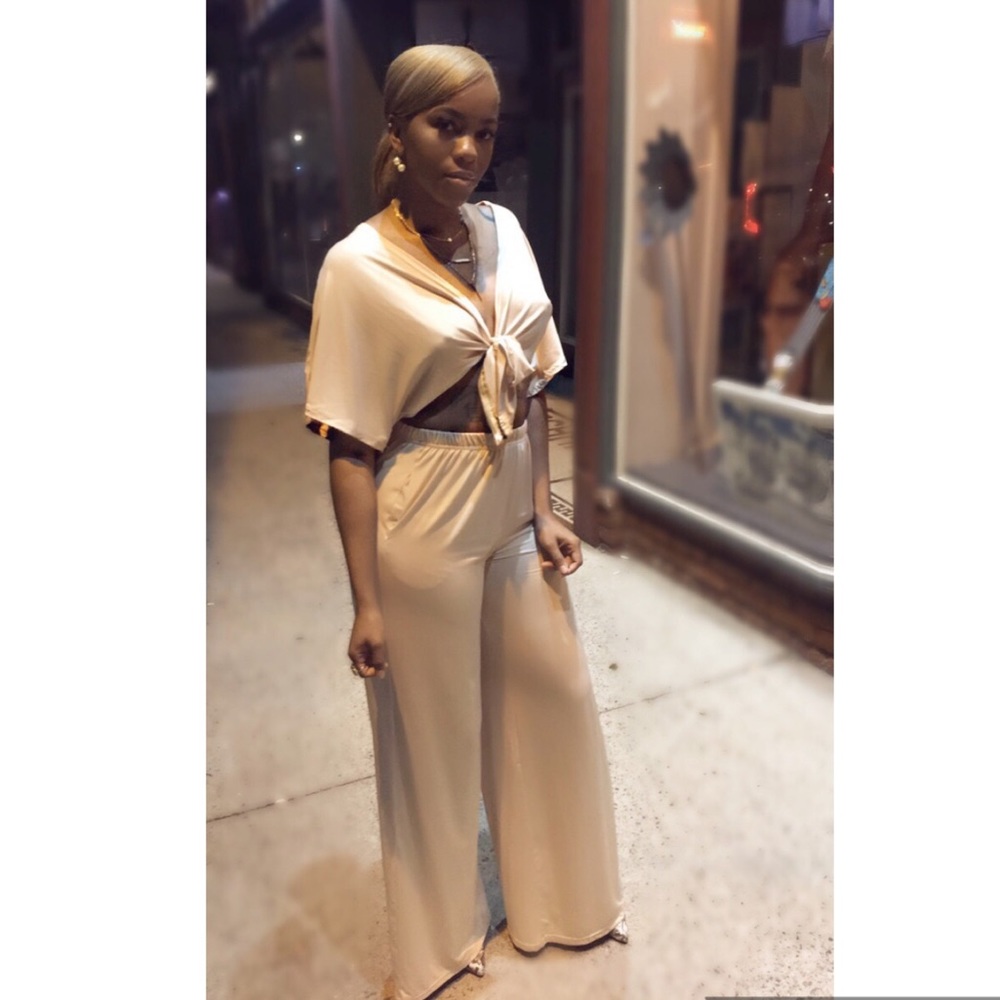 2 cream piece set